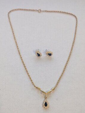 Vtg. Dainty ROMAN Black Clear Crystal Y Shape Gold Tone Necklace & Earring Set